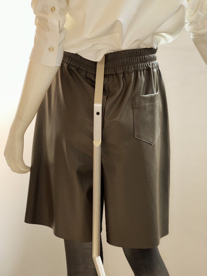 フェイクレザーハーフパンツ