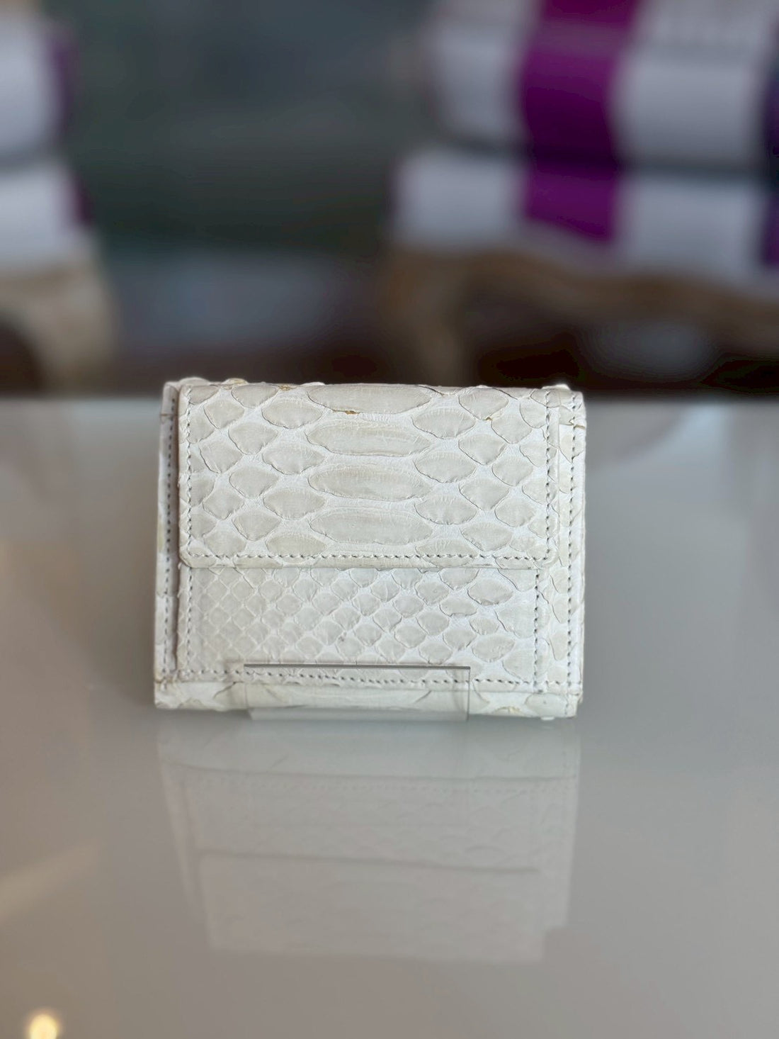 三つ折り財布ミニ　パイソン