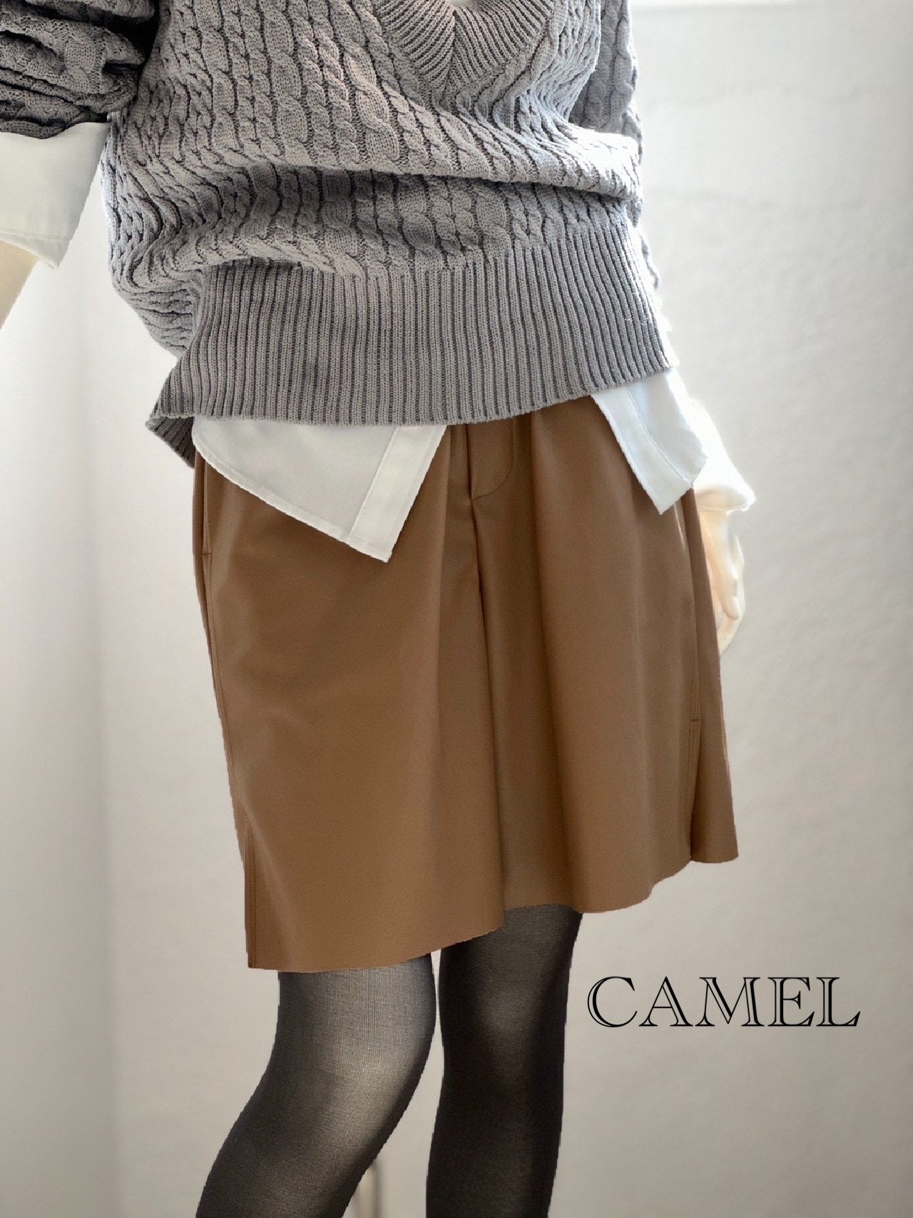 フェイクレザーハーフパンツ