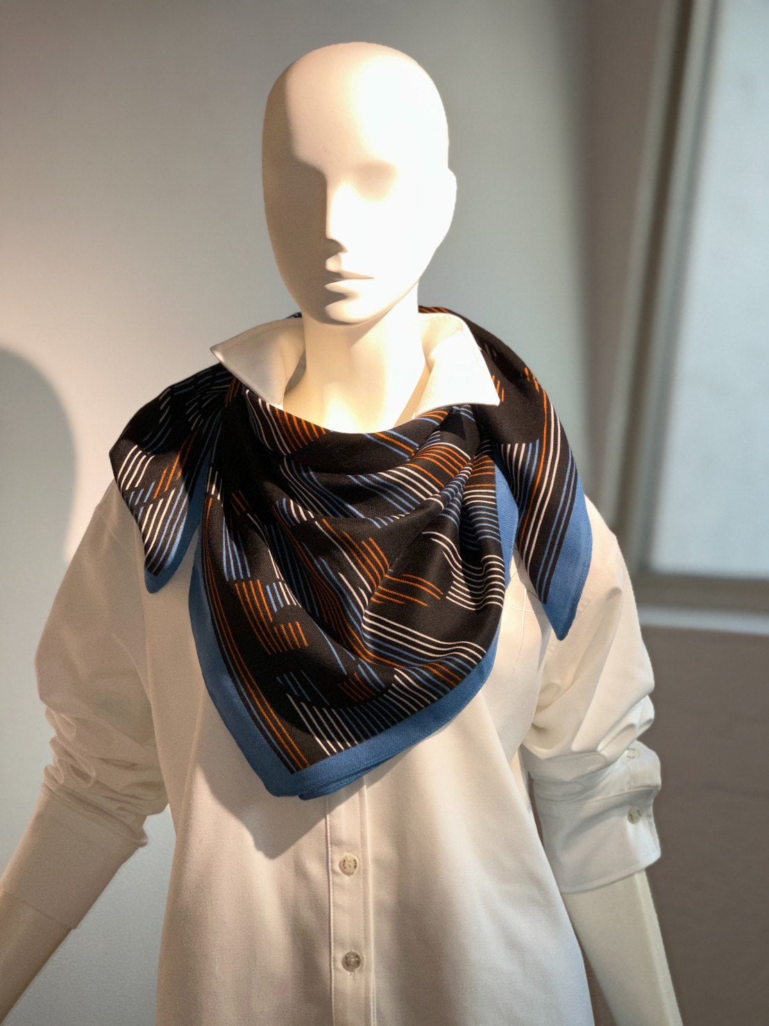 スカーフ（モダンストライプ）