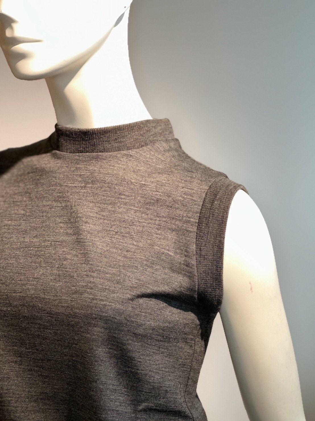 ニットカットノースリーブ