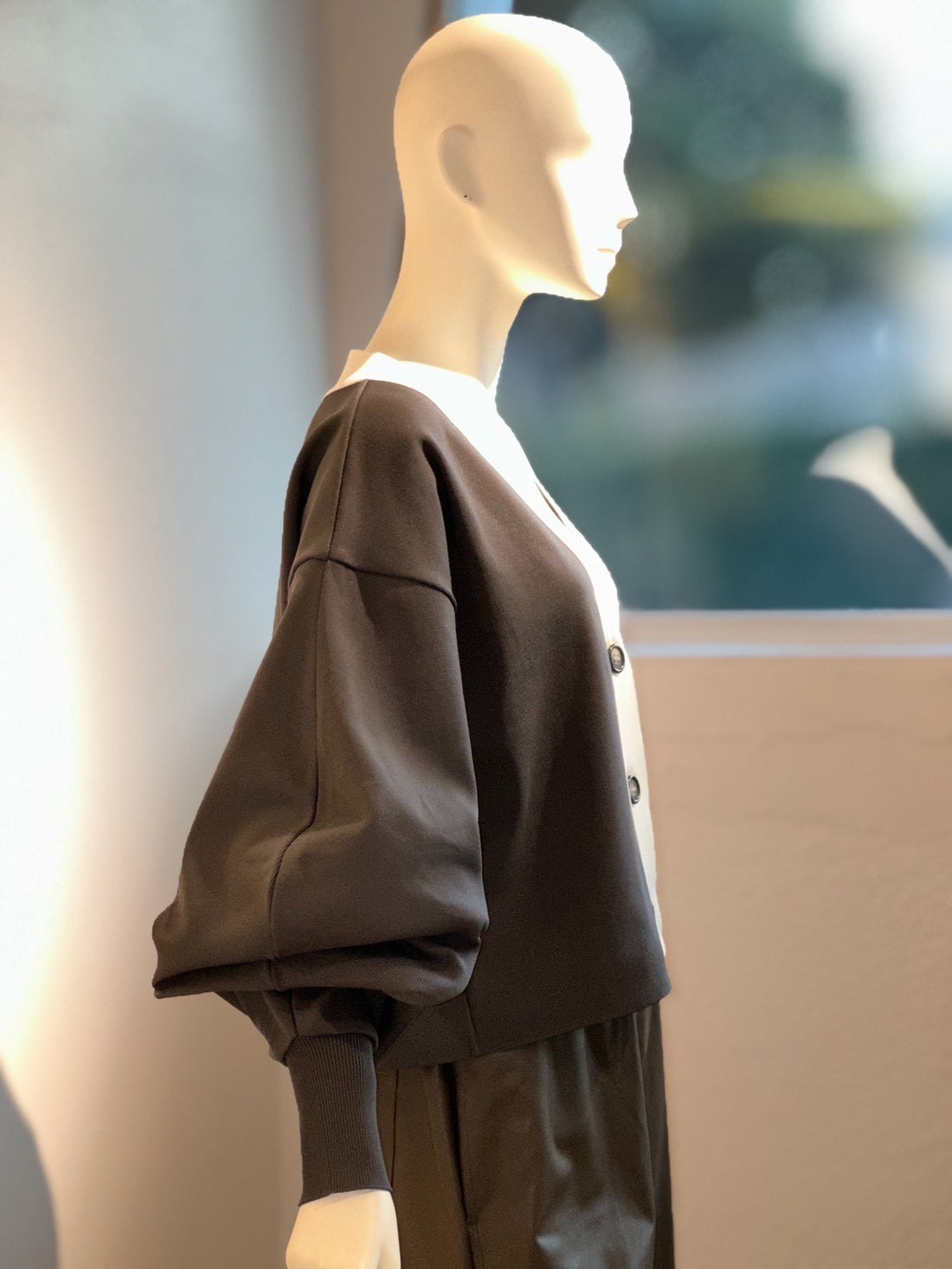 フィットテックショートＶネックカーディガン（GRAY×WHITE）