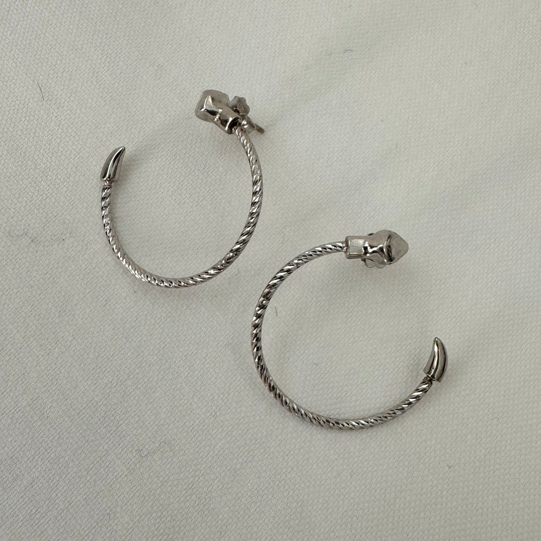イタリースネークピアス
