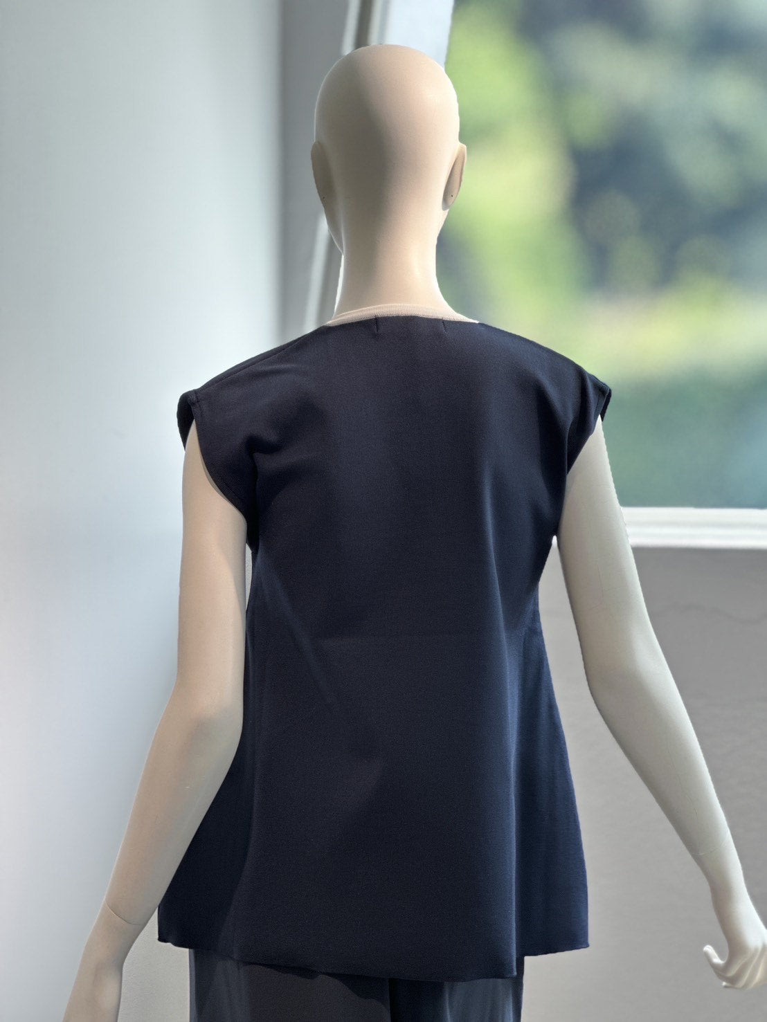 フィットテック Aラインノースリーブ Vネック(NAVY×WHITE)