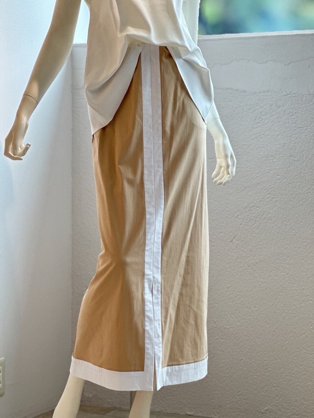 トリミング Ａラインスカート（BEIGE×WHITE）