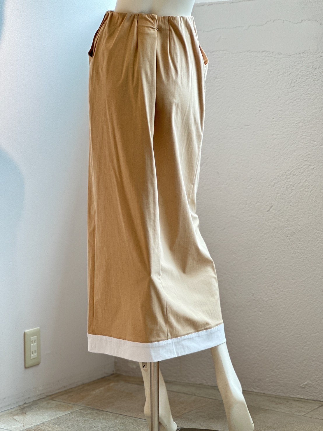 トリミング Ａラインスカート（BEIGE×WHITE）