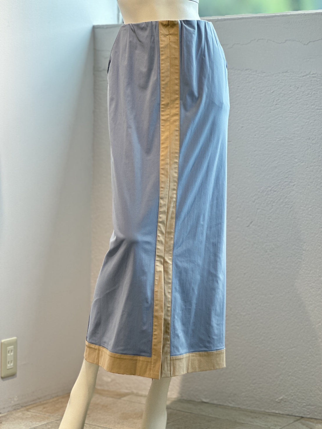 トリミング Ａラインスカート（LIGHT BLUE×BEIGE）